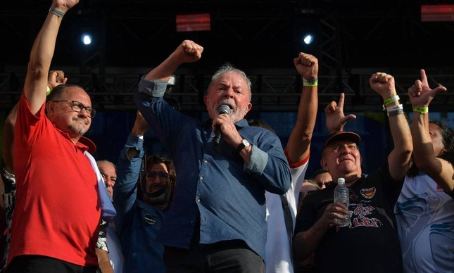 Lula discursa em São Paulo durante o 1º de maio  