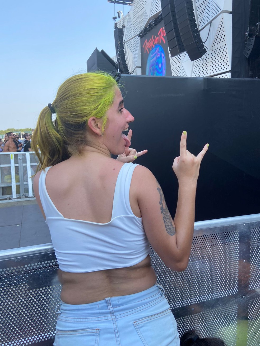 Bárbara Mattos antes de subir ao palco no show do Green Day no Rock in Rio — Foto: Arquivo Pessoal