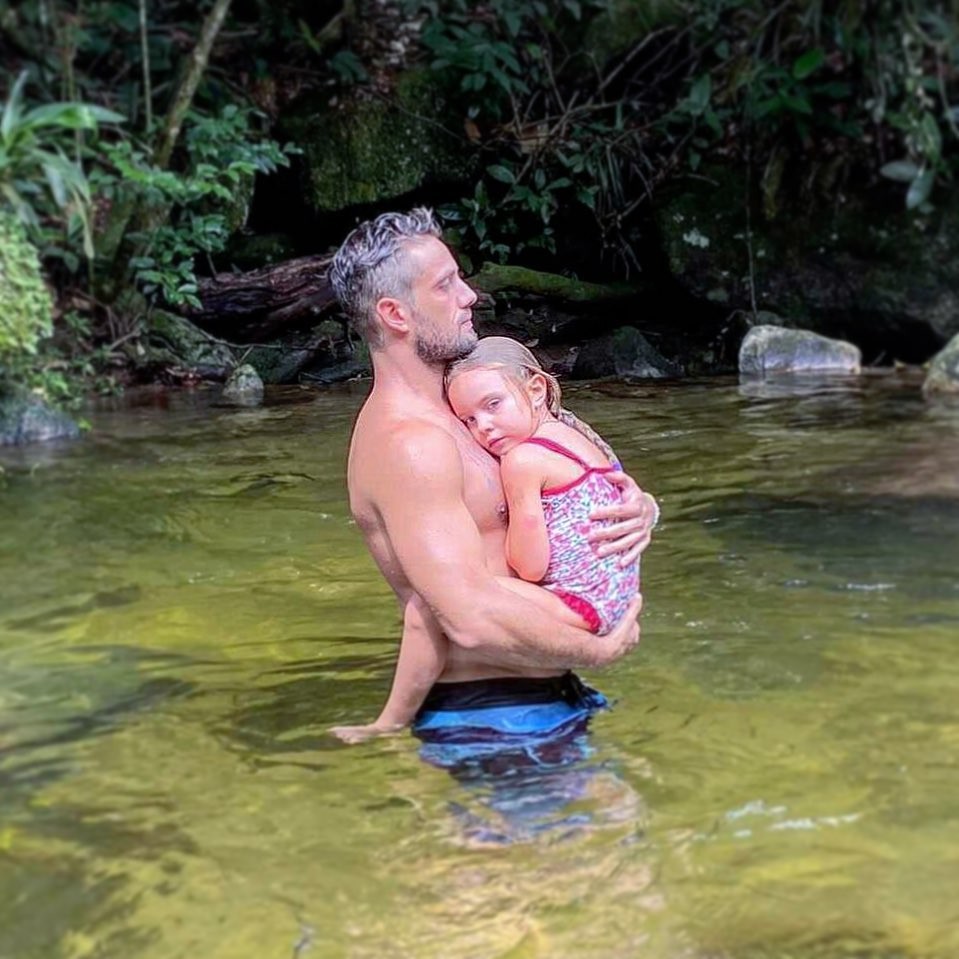 Rafael Cardoso com a filha (Foto: Instagram/ Reprodução)