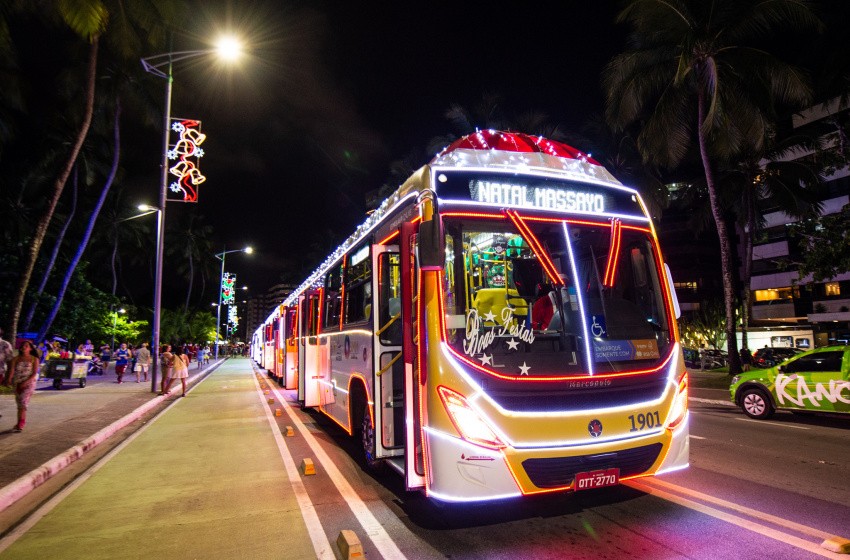 Linha especial: Maceió tem ônibus com luz natalina e passagem de graça; veja locais de embarque