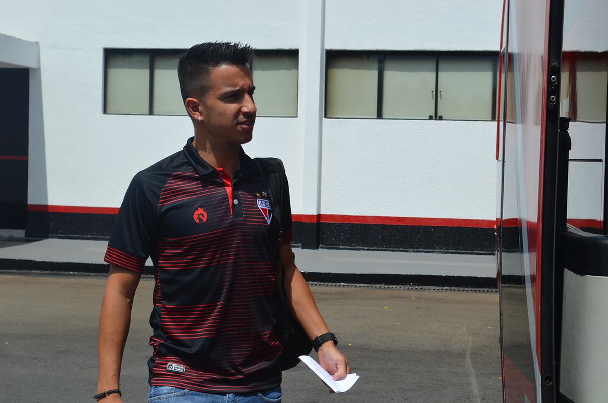 Matheuzinho deixa o Atlético-GO e embarca para assinar com ...