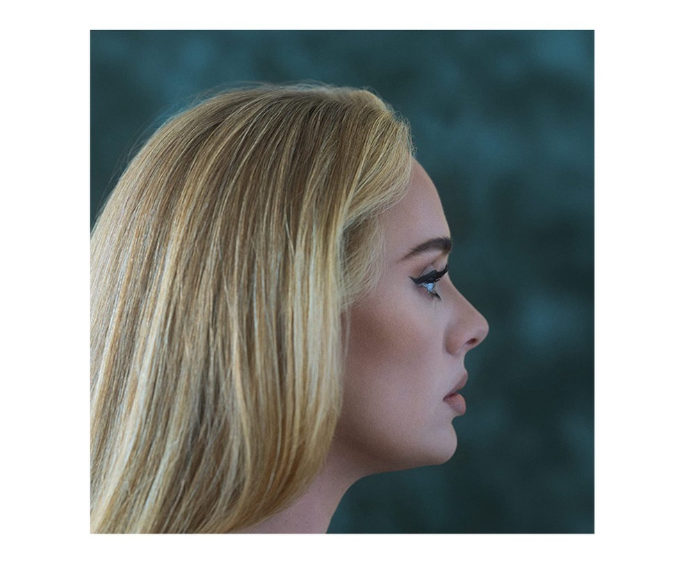 30 é o mais novo lançamento de Adele, dona de canções eternizadas entre as músicas de maior sucesso da história (Foto: Reprodução/Amazon)