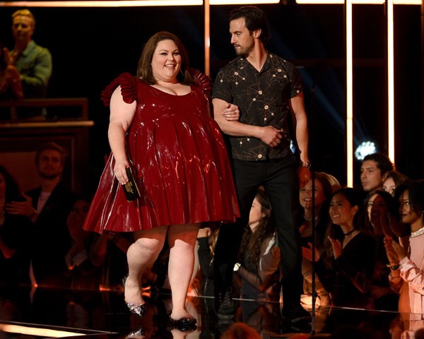 Chrissy Metz no palco do MTV Movie Awards (Foto: Getty Images)