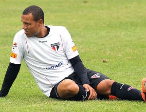 Luis Fabiano repreende elenco e exige nova postura nesta quinta