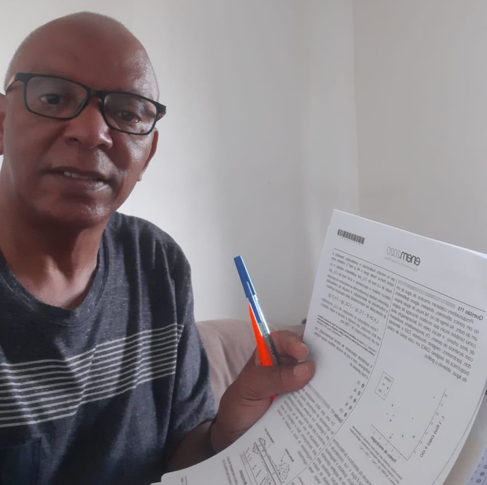 José Conceição, de 61 anos, foi aluno na EJA e atualmente cursa psicologia  — Foto: Arquivo pessoal