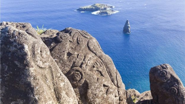 Marinheiros polinésios chegaram à Ilha de Páscoa por volta do ano 1100. Tornaram-se o povo rapanui (Foto: Getty Images via BBC)