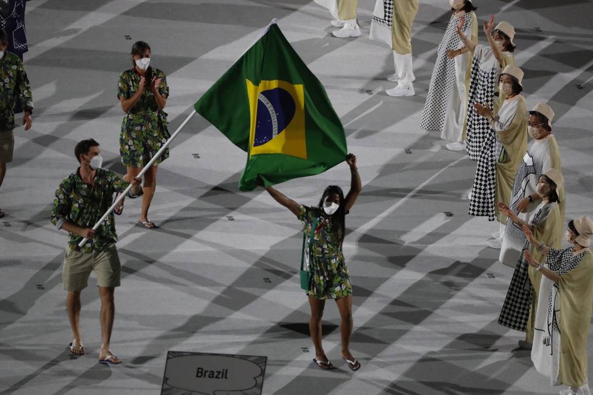 Olympics: See more beautiful and weird looks from the ceremony, from Brazilian flip-flops to Italian 'Pac-man' | Pop & Art