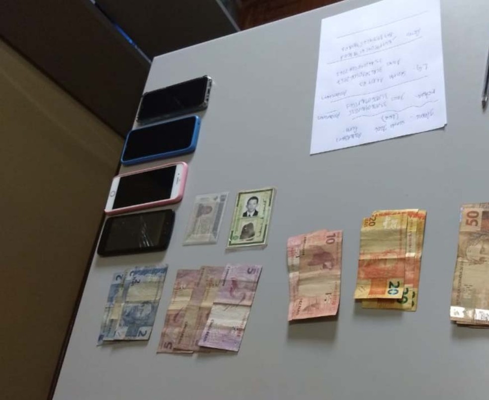 Polícia Civil de Pedrinhas Paulista prende dois e cumpre mandados de busca em operação — Foto: Polícia Civil/Divulgação