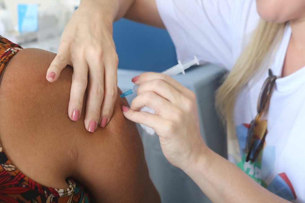 Vacinas foram disponibilizadas durante o Teresina em Ação no bairro Piçarreira I — Foto: Lorena Linhares/G1 PI