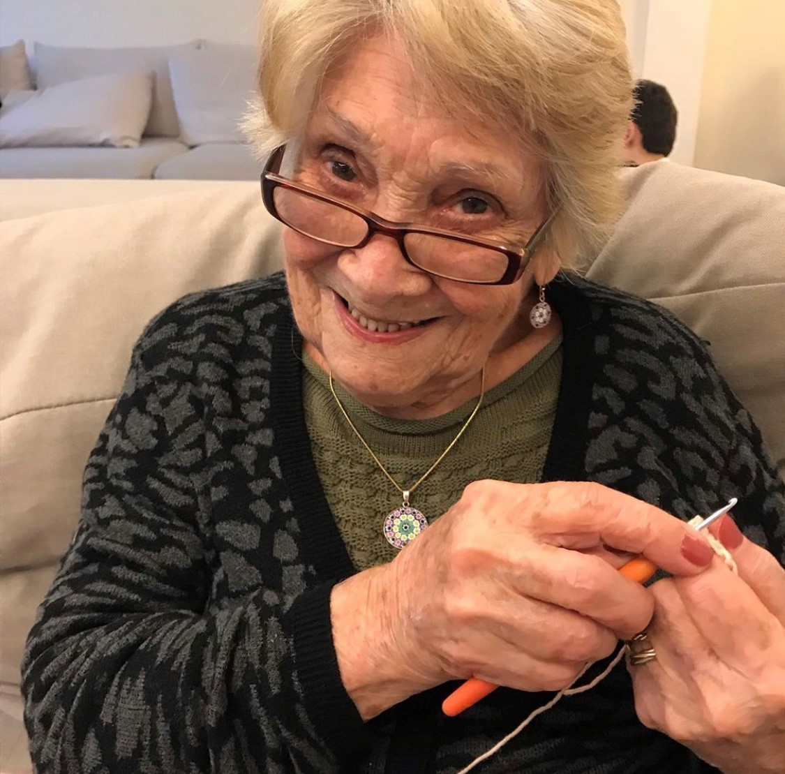Aspasia começou a trabalhar aos 92 anos (Foto: Acervo pessoal)