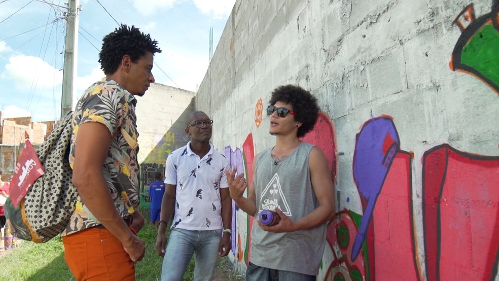 O 'Vumbora' conhece a galera do hip hop em Santo Antônio de Jesus (Foto: TV Bahia)