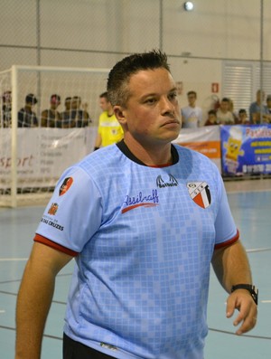 Jabá técnico Grêmio Mogiano Futsal (Foto: Cairo Oliveira)