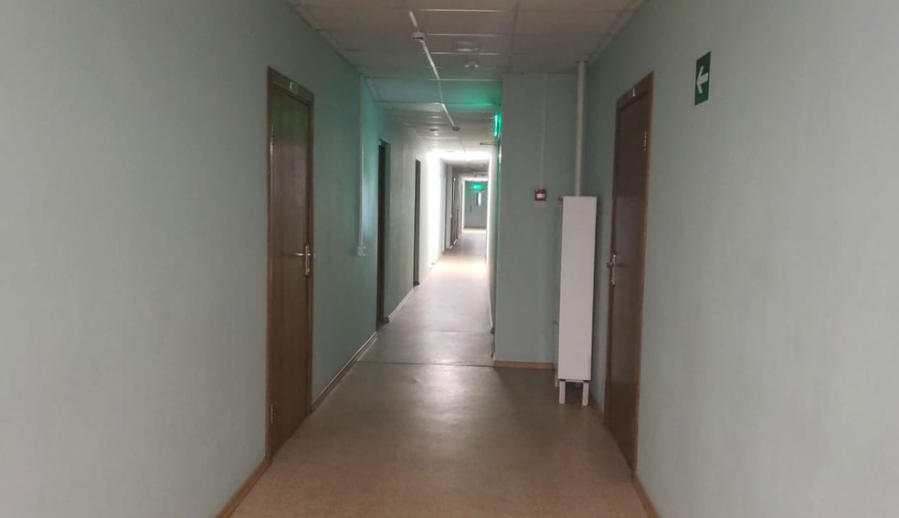 Corredores de alojamento estudantil em Moscou, na Rússia, passaram a ficar vazios por causa da pandemia de Covid-19 — Foto: Mateus Oliveira de Andrade/Arquivo pessoal