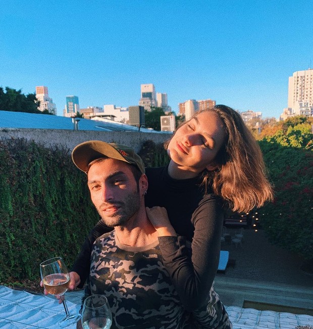 Marina Moschen e amigo (Foto: Reprodução/Instagram)