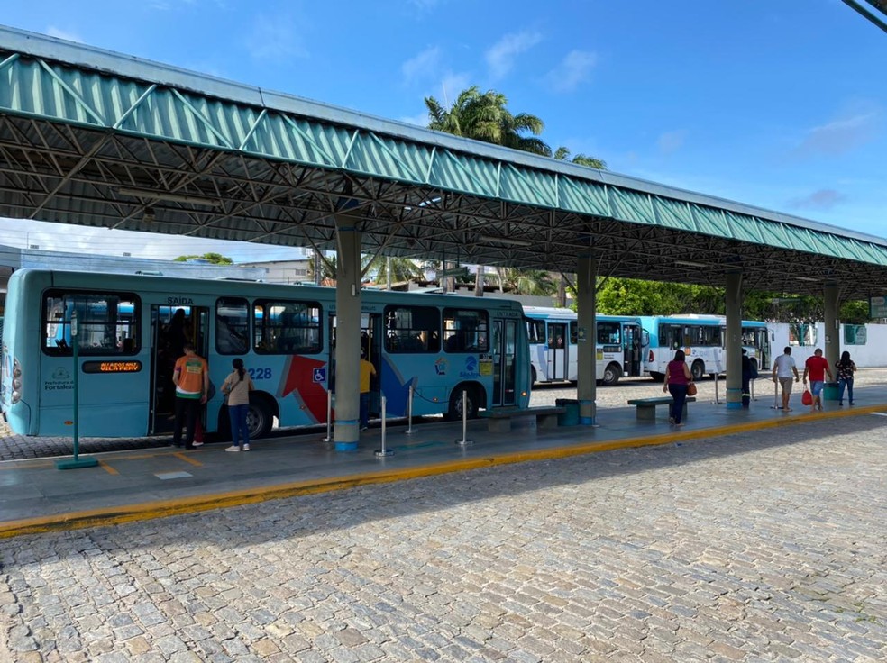 Terminal do Lagoa tem movimentação tranquila e ônibus funcionando normalmente no primeiro dia da greve dos motoristas e cobradores. — Foto: Isaac Macêdo/ SVM