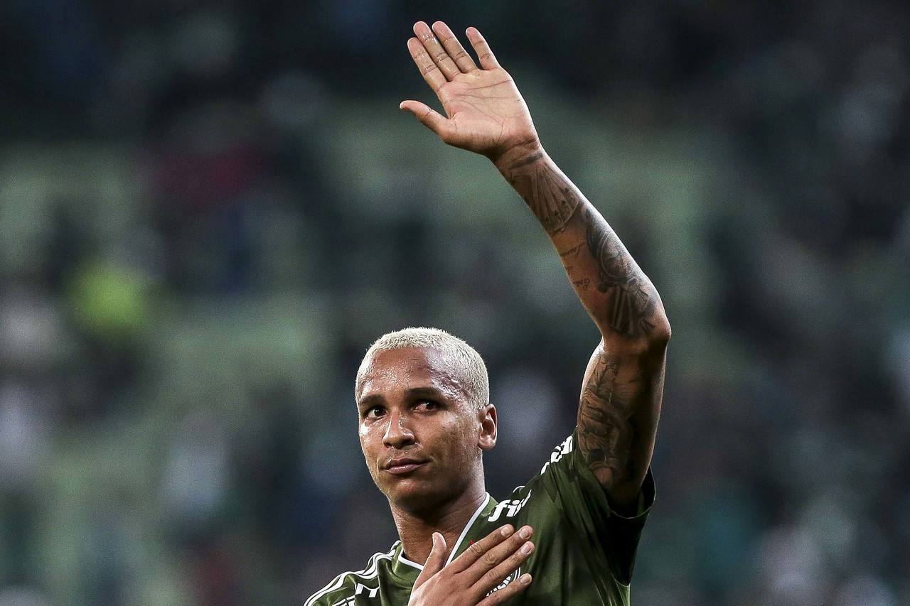 Em última instância, STJD mantém pena de dois jogos a Deyverson na Copa do Brasil