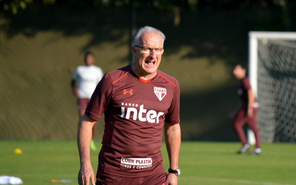 Dorival Júnior tem muito trabalho para arrumar o sistema defensivo do São Paulo (Foto: Érico Leonan/saopaulofc)