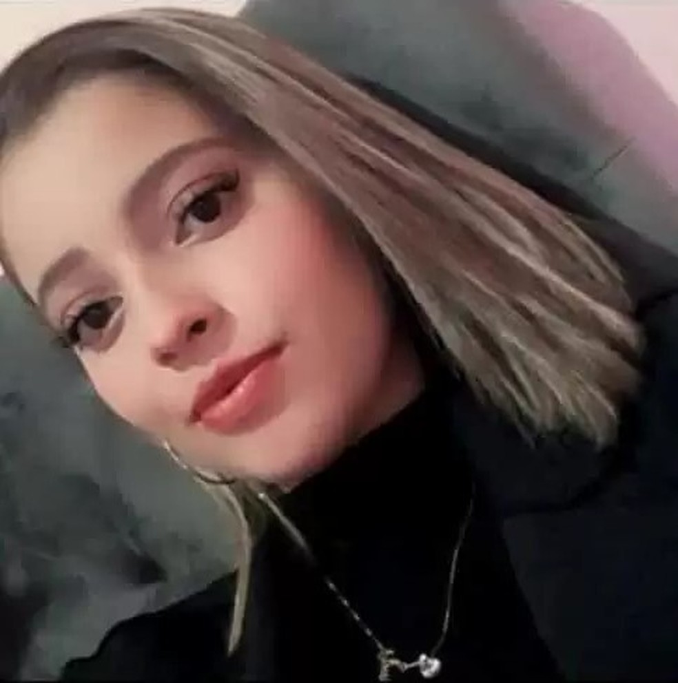 Rayssa Araújo, de 18 anos, foi encontrada morta com ferimentos na cabeça — Foto: Reprodução/Redes Sociais