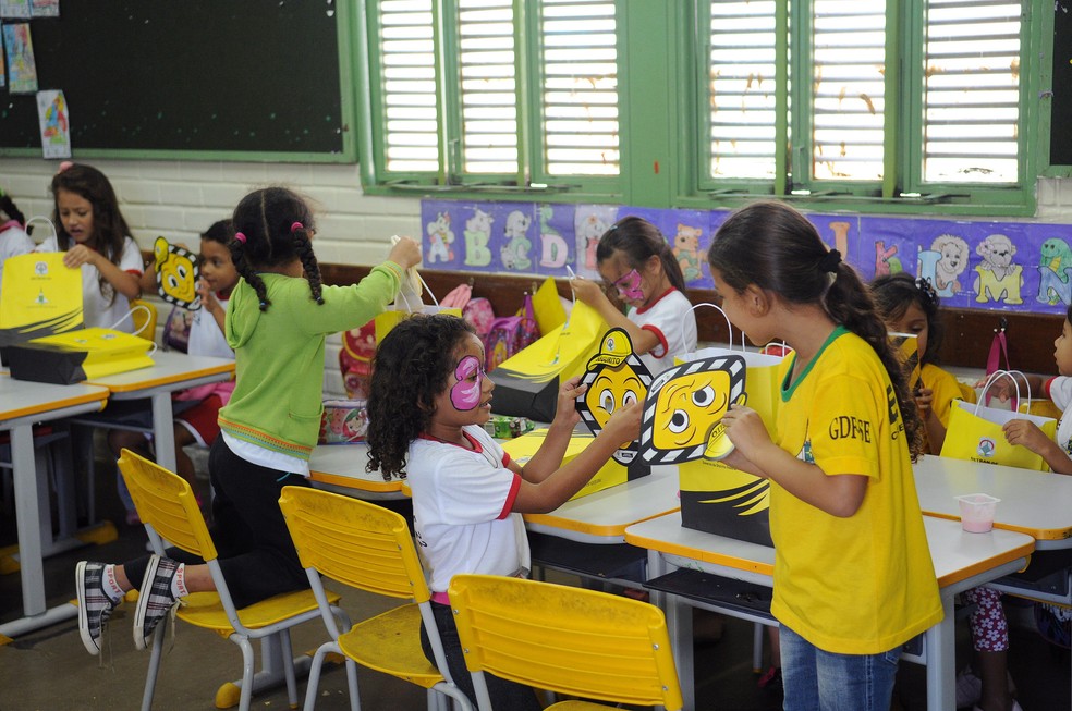 Estudantes de escola classe no DF — Foto: Pedro Ventura/Agência Brasília