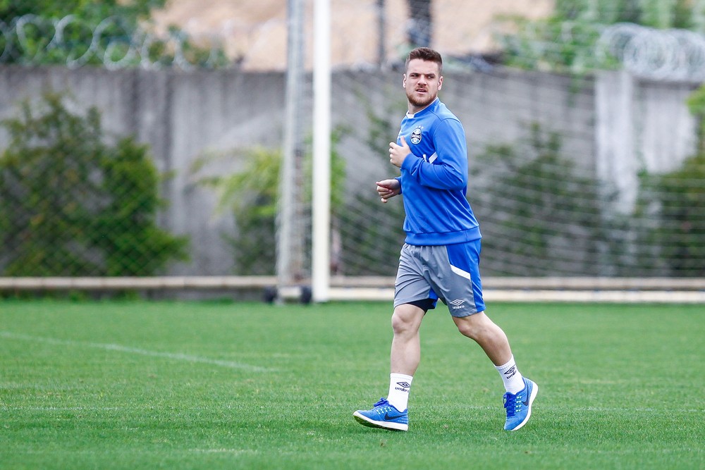 Grêmio esquece Libertadores e encara o Coxa para seguir no G-4; Ramiro é atração