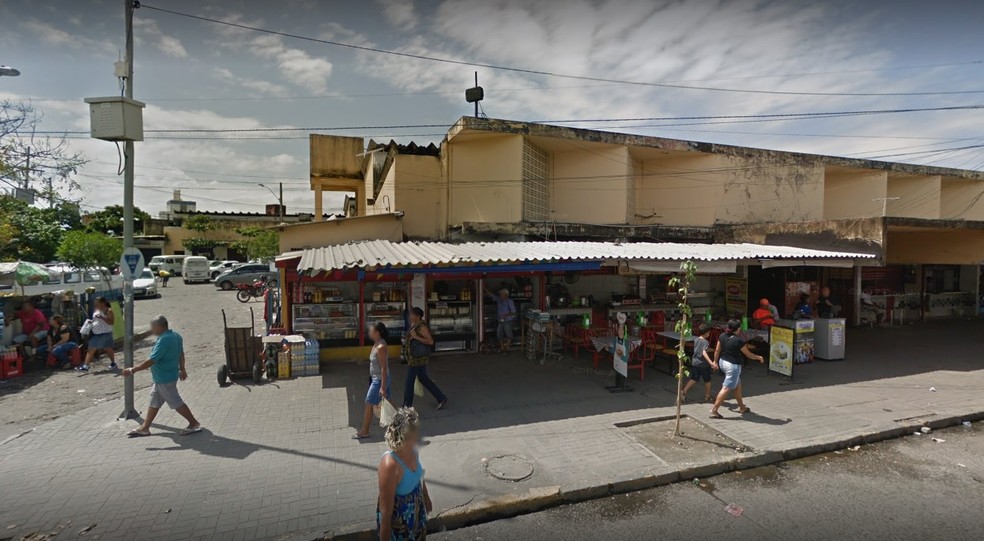 Mercado de Afogados, no Recife, funciona com horário especial (Foto: Reprodução/Google Street View)