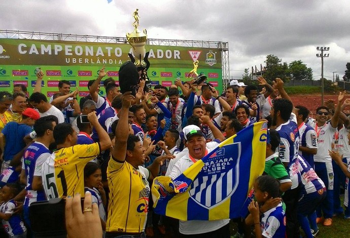 Tabajara Campeão Campeonato Amador de Uberlândia 2015 (Foto: Lucas Papel)