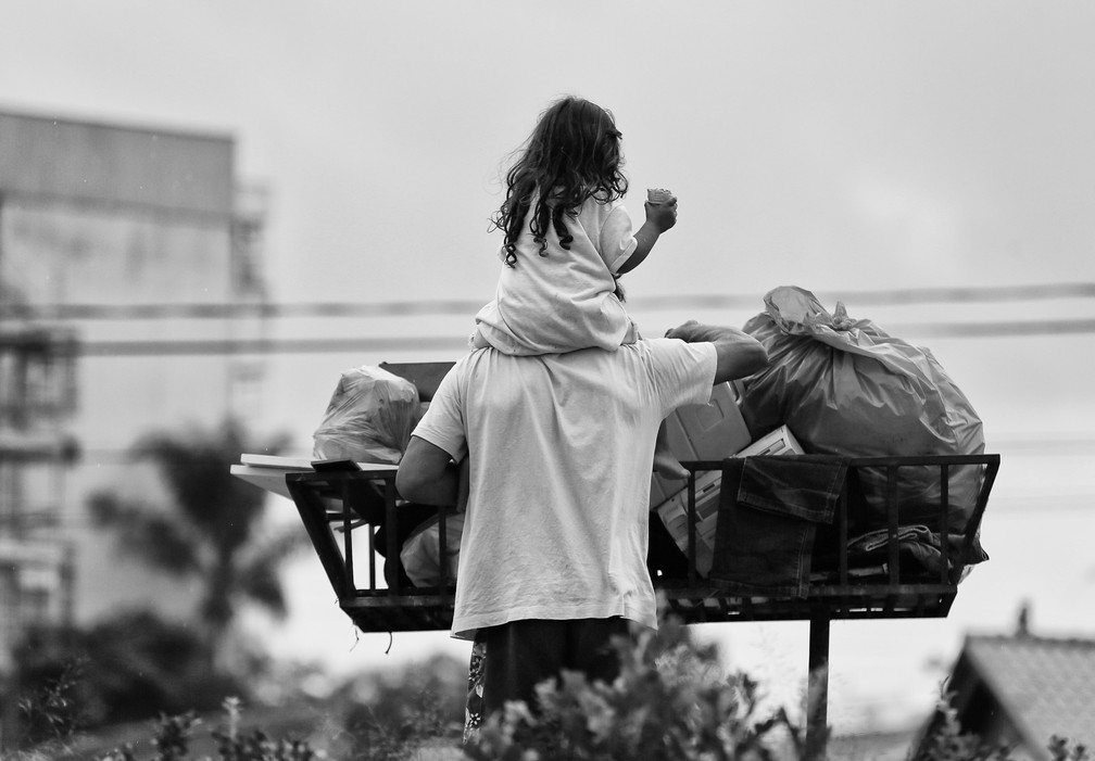 Projeto ajuda os jovens das regiões do Parolin, Vila das Torres e Capanema, três dos bairros mais pobres da cidade — Foto: Giuliano Gomes/PR Press