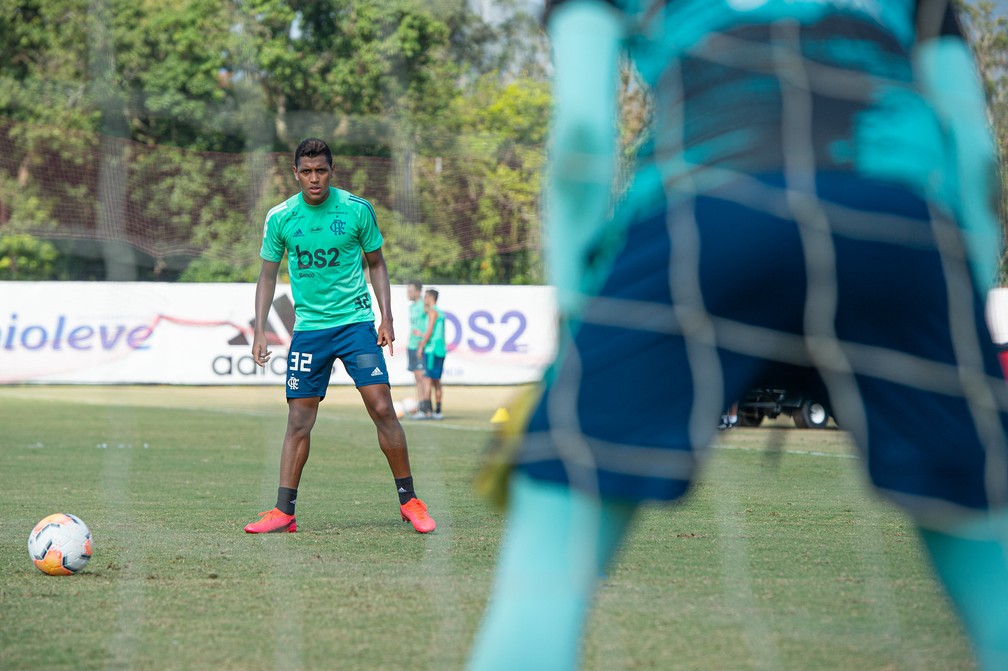 Pedro Rocha durante treino no Flamengo — Foto: Alexandre Vidal / Flamengo