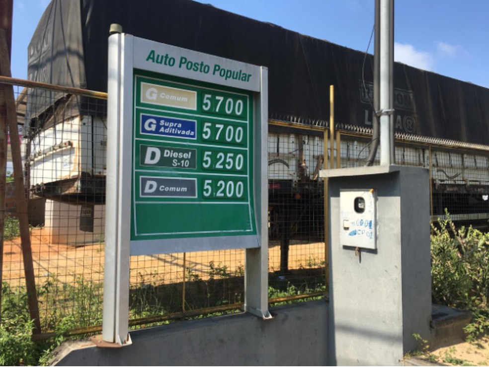 Petrobras anunciou redução no preço da gasolina vendida às refinarias.  — Foto: Gledson Albano/Rede Amazônica Acre