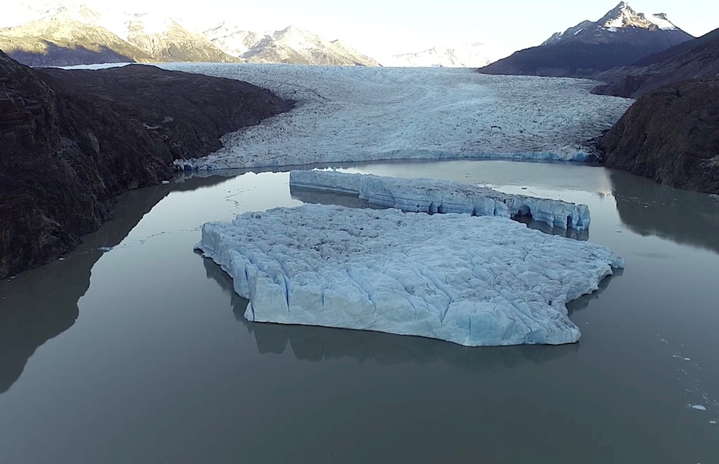 Gelo se rompeu na PatagÃ´nia chilena devido aos efeitos da mudanÃ§a climÃ¡tica, dizem cientistas â€” Foto: Ricardo Jana/Cortesia do Instituto AntÃ¡rtico Chileno (INACH)/Reuters
