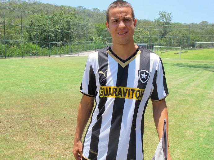 Andreazzi Botafogo (Foto: Marcelo Baltar)
