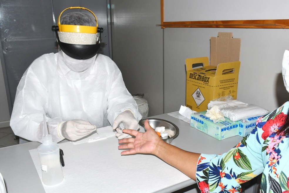 Testes  de coronavírus — Foto: Marcos Sanches/Secom