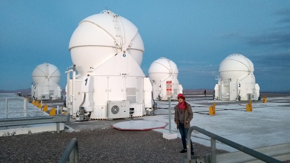 Raíssa já visitou o Cerro Paranal, no Chile, onde estão instalados telescópios do Observatório Europeu do Sul (ESO) (Foto: Raíssa Estrela/Arquivo pessoal)