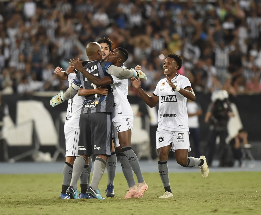 Comemoração gol Botafogo  — Foto: André Durão