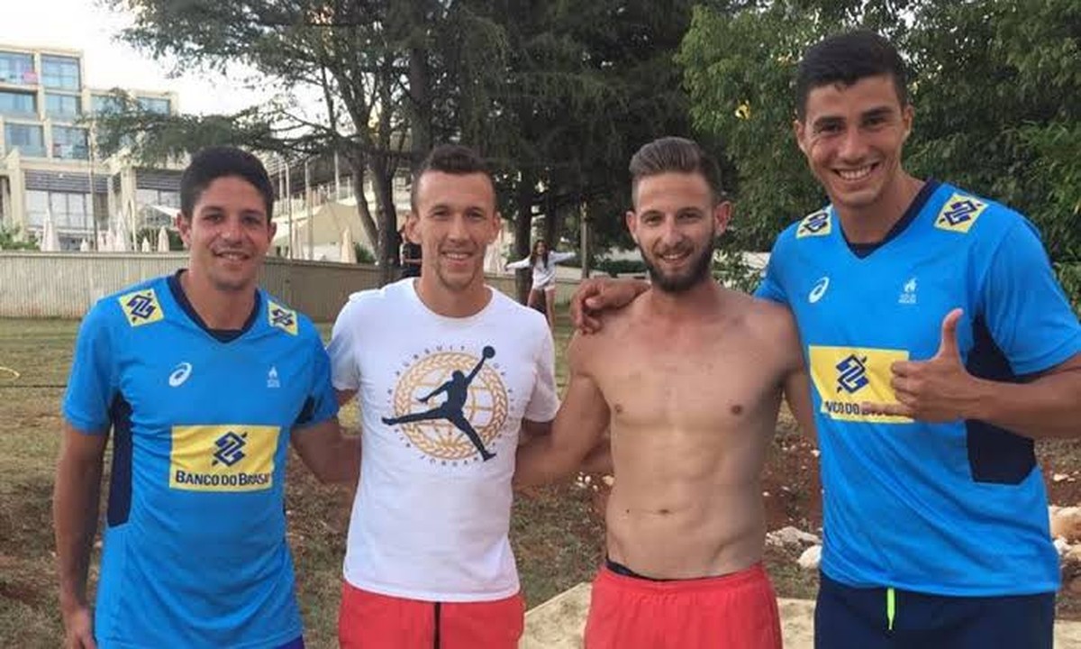 Algoz de Perisic no vôlei de praia, Saymon torce por duelo entre Brasil e Croácia nas quartas de