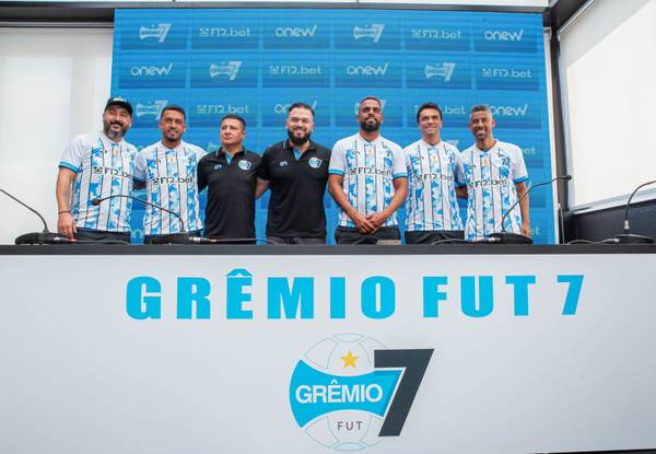 Time de futebol 7 do Grêmio muda foco e reúne ídolos e ex-jogadores para excursões