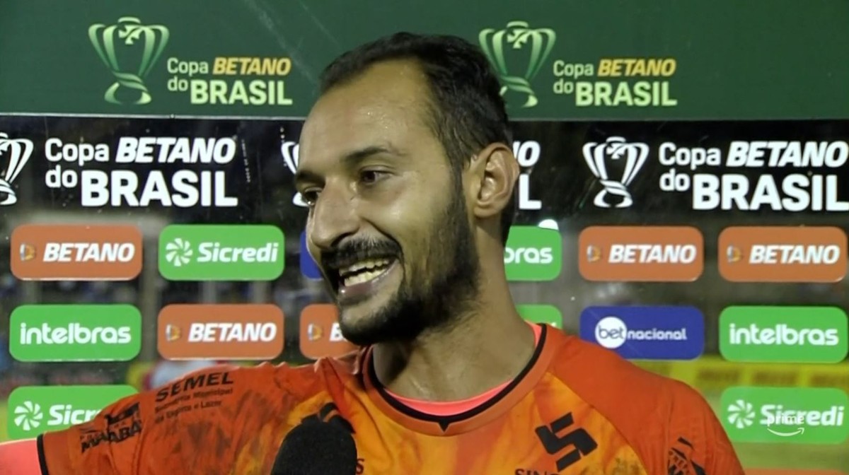 Herói do jogo, Axel diz que Águia fez história e revela: 