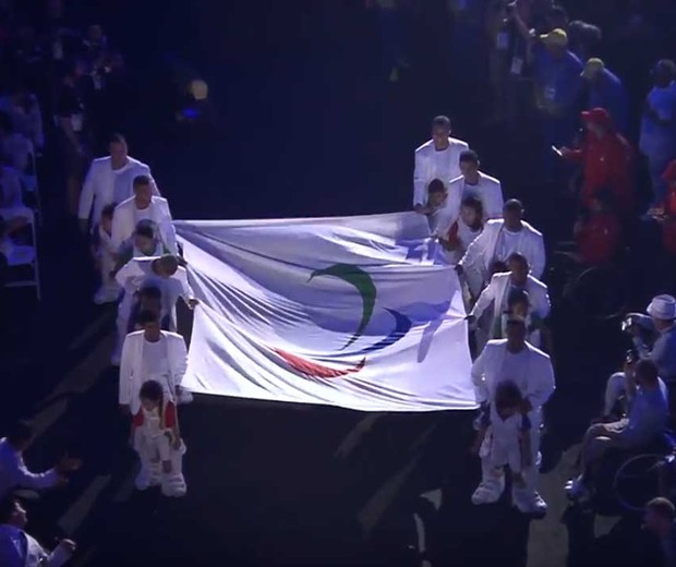 A entrada da bandeira nos Jogos Paralímpicos  (Foto: Youtube )