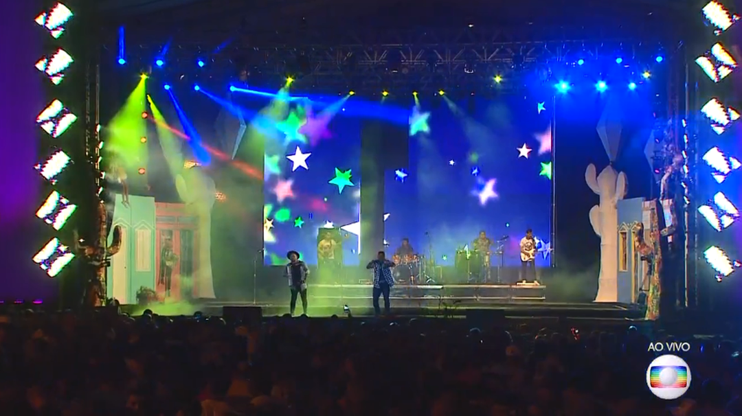Banda Menino Rico no palco do Maior São João do Cerrado, em Ceilândia