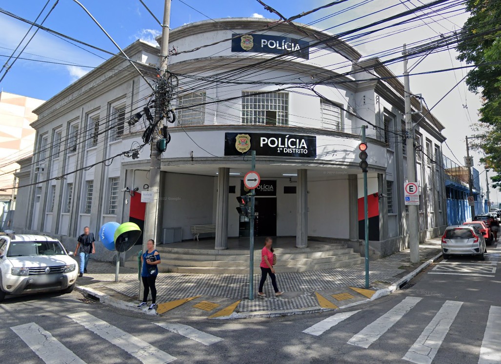 Homem é preso por injúria racial após chamar gerente de padaria de 'macaco' em São José dos Campos