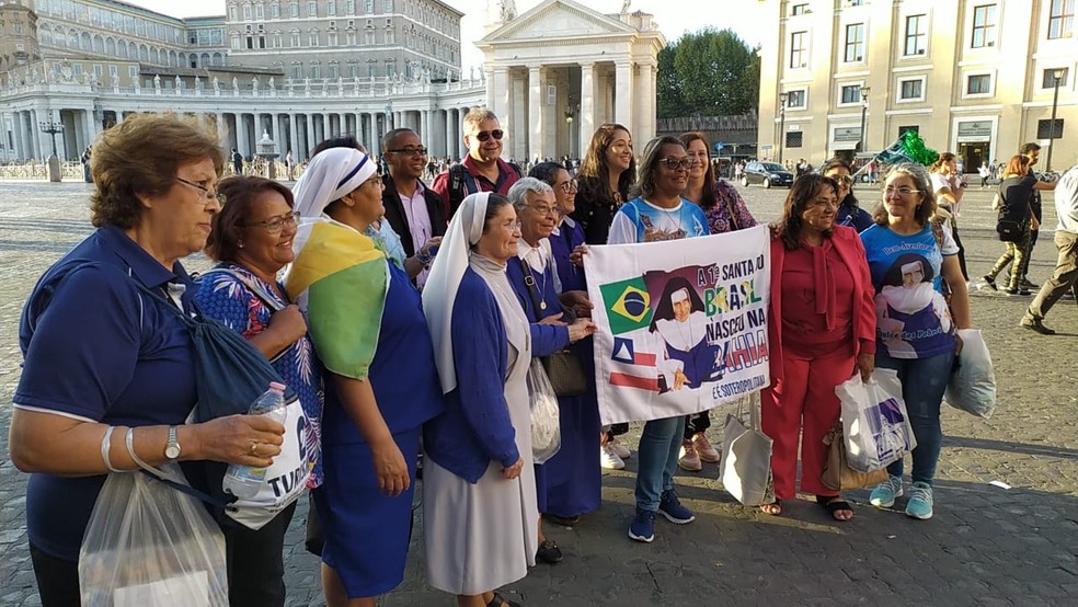 Baianos marcaram presença no Vaticano para a canonização de Irmã Dulce em 2019 — Foto: Maiana Belo/G1 Bahia