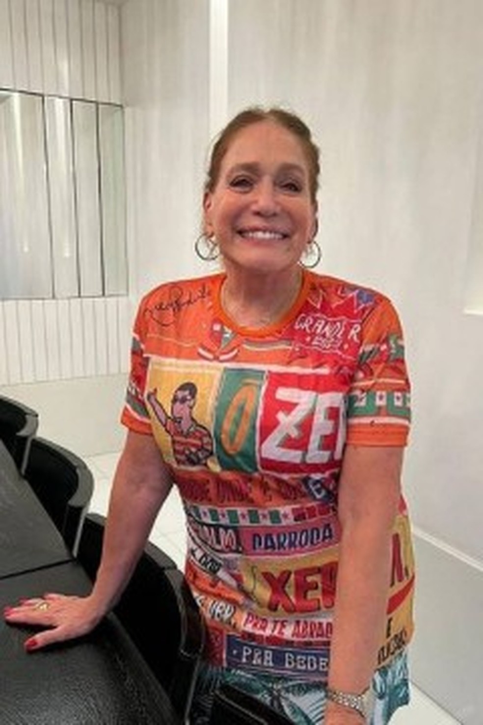 Susana com a camisa do enredo desse ano — Foto: Reprodução/Rede social