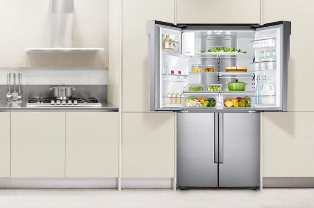 Samsung RF56K9040SR vs LG GC-​L228FTL1: compare as geladeiras smart