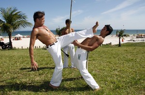 Rodrigo é conhecido na capoeira como Tora por causa de sua força (Foto: Domingão do Faustão / TV Globo)