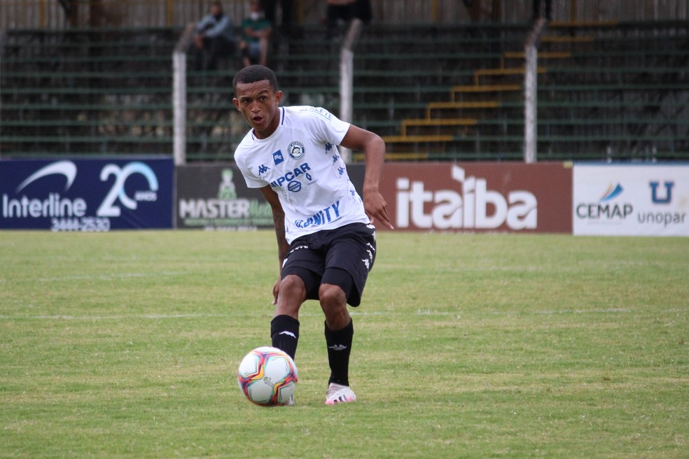 Wesley em a&ccedil;&atilde;o pelo Atl&eacute;tico Tubar&atilde;o-SC &mdash; Foto: Divulga&ccedil;&atilde;o/Atl&eacute;tico Tubar&atilde;o-SC