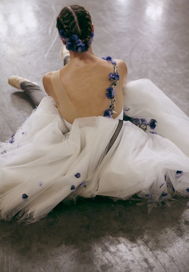 Confira em detalhes o figurino de balé by Chanel - Foto: Lara Giliberto