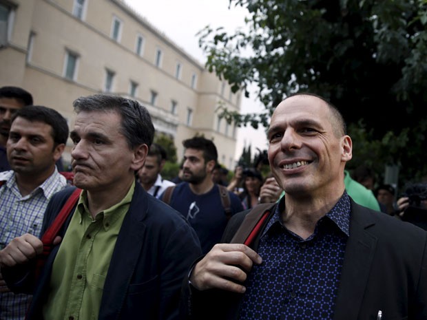 Varoufakis foi a figura mais controvertida no exterior, e nas reuniões do Eurogrupo muitos ministros se queixavam - mais ou menos abertamente - que era difícil colaborar com o titular grego. (Foto: Reuters)