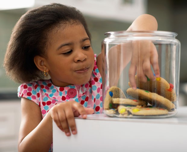 O açúcar é o vilão da obesidade infantil (Foto: Thinkstock)