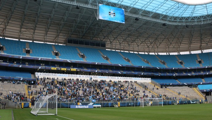 Torcida chega cedo para ver Felipão e Grêmio antecipa a abertura de portões