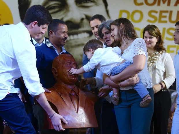 Ato suprapartidário em homenagem aos 50 anos de nascimento do ex-governador Eduardo Campos (Foto: Wagner Ramos/Sei)